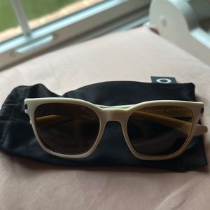 oakley sunglasses